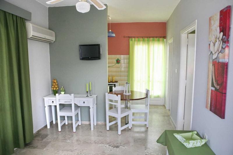 Daphne Bungalows Toló Kültér fotó